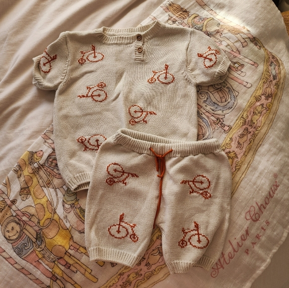 Finn & Vince Sweater Set - Picture 1 of 2